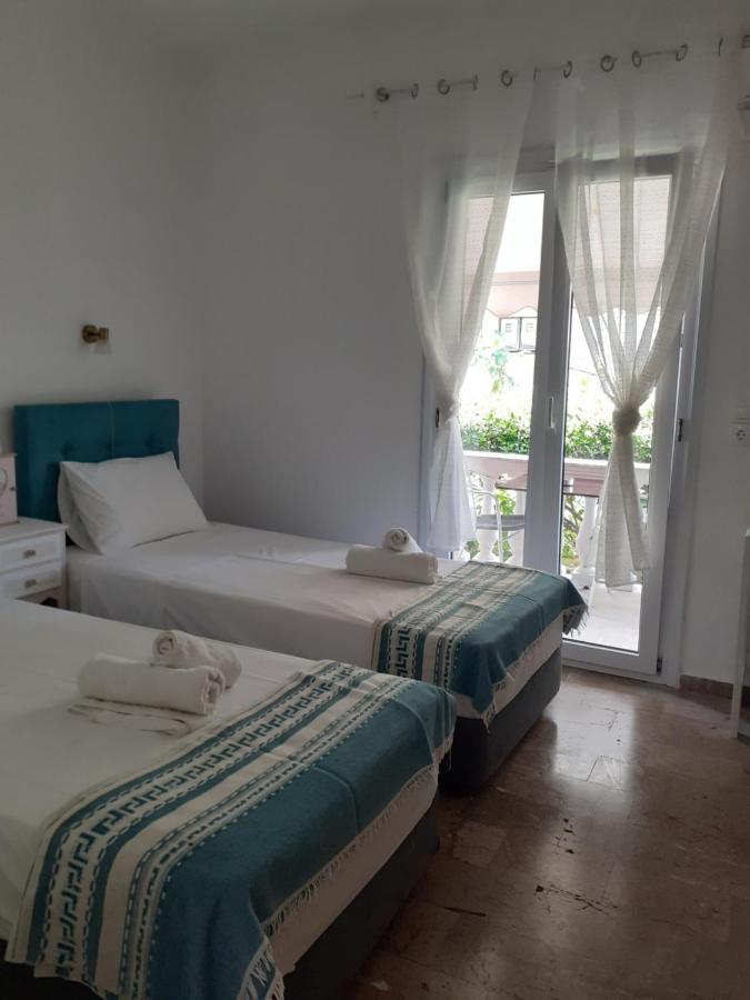 Marili Downstairs Apartments Roda  Luaran gambar