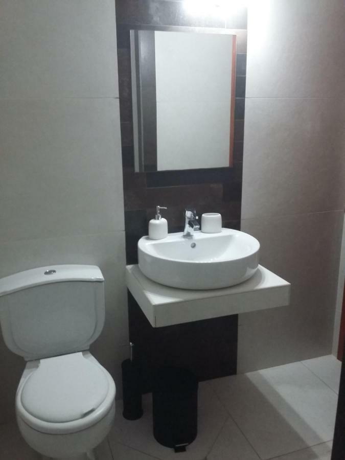 Marili Downstairs Apartments Roda  Luaran gambar