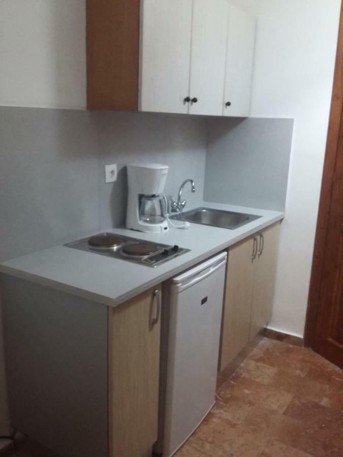 Marili Downstairs Apartments Roda  Luaran gambar